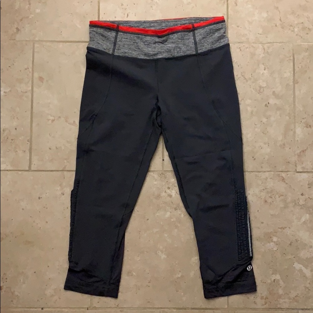 Lululemon crop legging with ruffle detail size 6